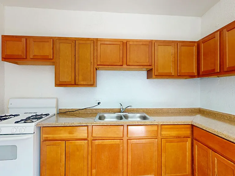 1515 E. 54th Street — Photo 7