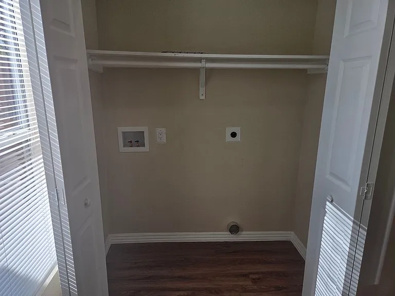 219 Princeton Ave — Photo 14