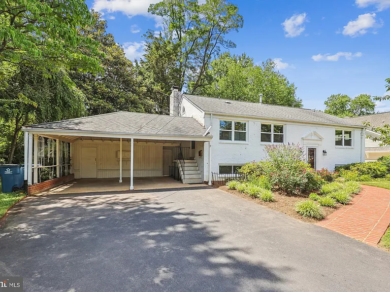 6916 Southridge Dr — Photo 2