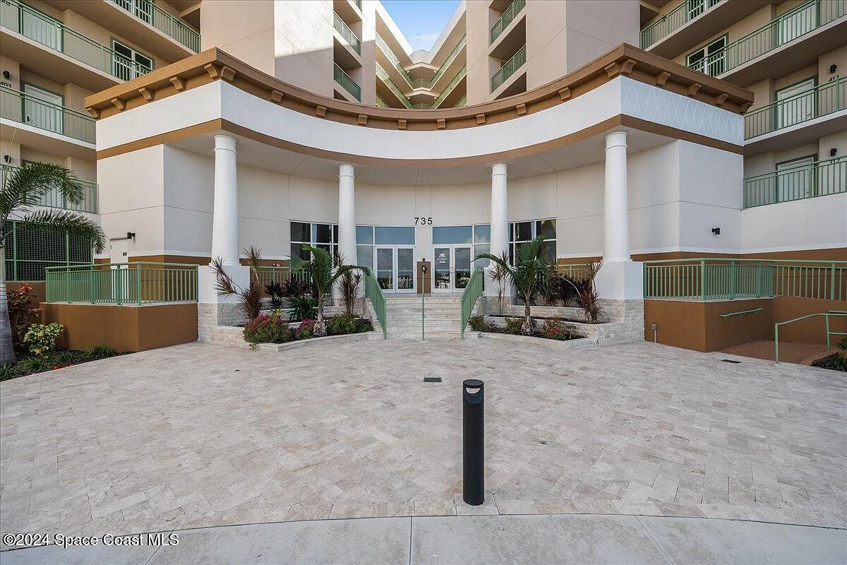 3 bed, 3.5 bath, 1715 sqft, $3,300 — Photo 3
