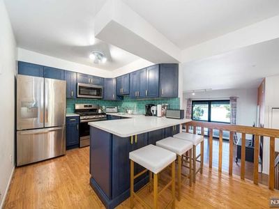 306 Sea Isle Ky, Secaucus, NJ, 07094