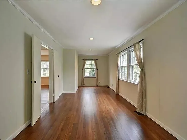 11 Fairway Dr — Photo 4