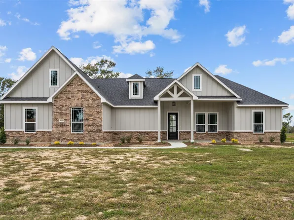 5611 Arrowhead Dr, Baytown, TX 77521