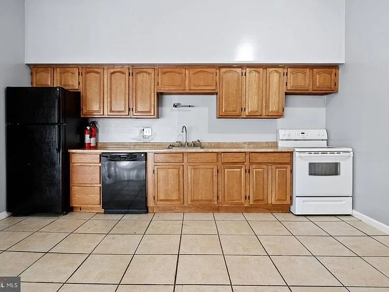606 Clifton Ave #1 — Photo 3