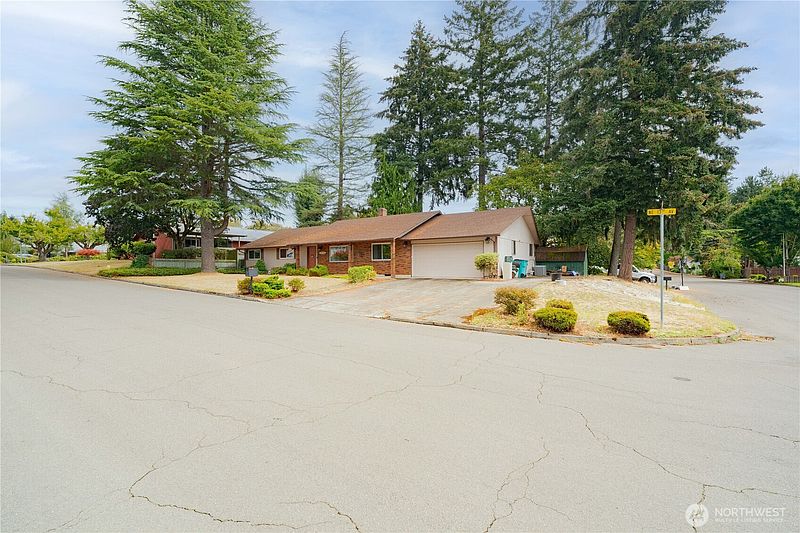 3rd image of 12509 NE 13th Avenue