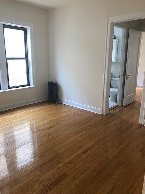 1st image of 3923 N Pine Grove Ave APT 1N