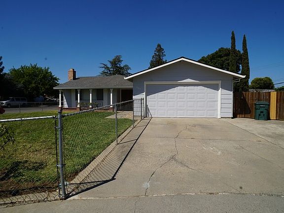 2nd image of 3905 Thornhill Dr