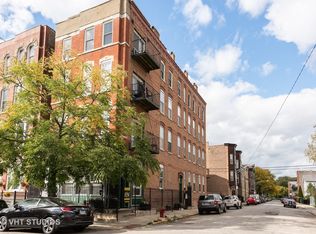 1322 W Huron St APT 4S, Chicago, IL 60642