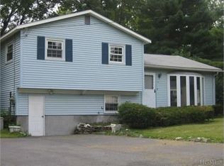 94 Longview Dr, Fishkill, NY 12524