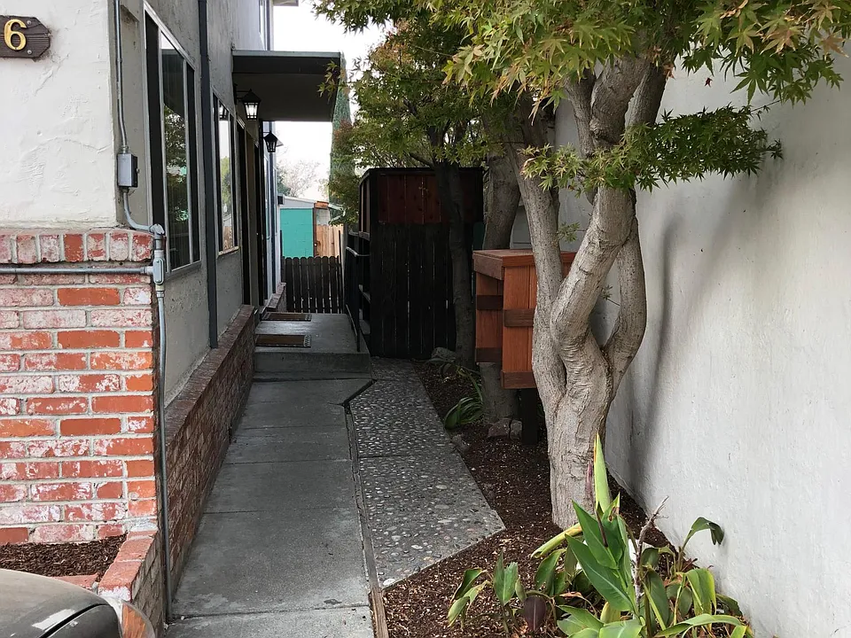 Side Walkway