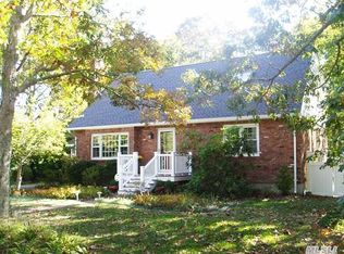 47 W Donellan Rd, Hampton Bays, NY 11946