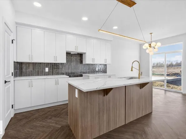 176 Catria Point, Sherwood Park, AB T8H 3B1