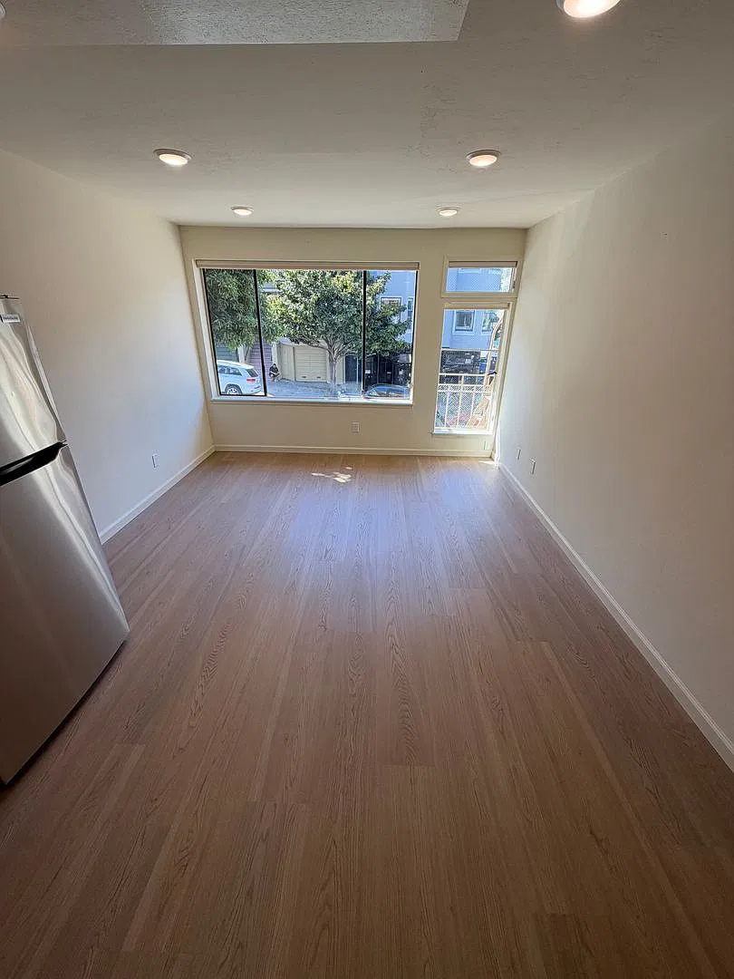 1675 Green St — Photo 3
