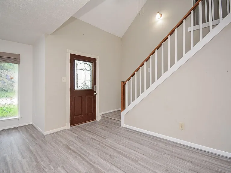 21318 Park Valley Dr — Photo 8
