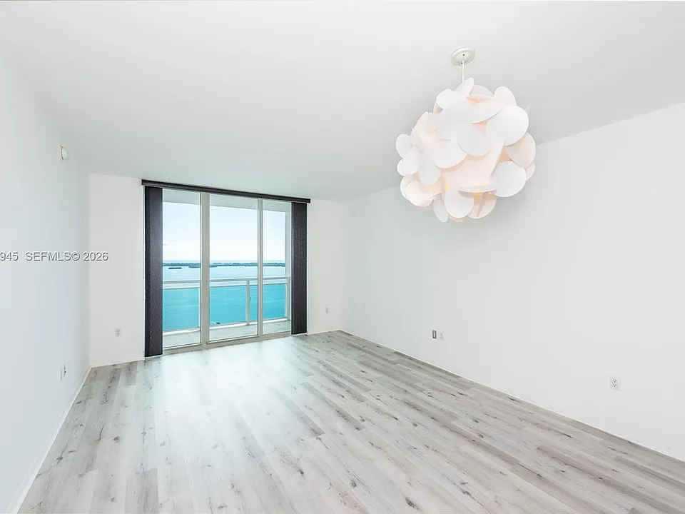 951 Brickell Ave #3102