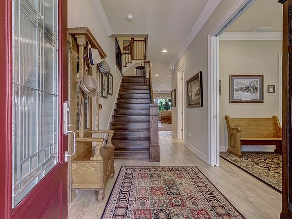 5th image of 1906 Amelia Oaks Dr