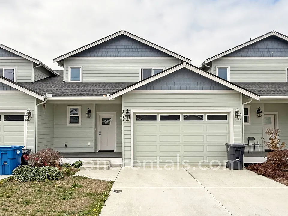 2545 Natola Dr SE