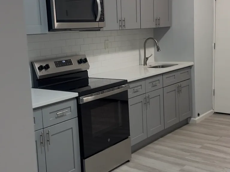 33 Saint Josephs Ave #1 — Photo 2