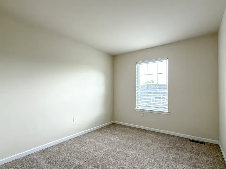 222 Blackford Blvd — Photo 16