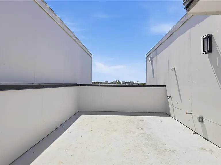 2015 California Dr #103 — Photo 19