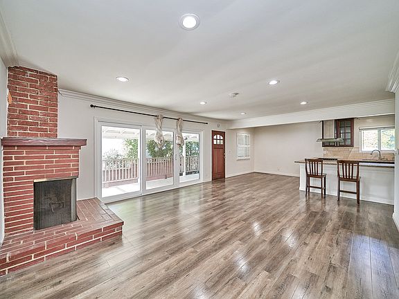3rd image of 3200 Orange Ave