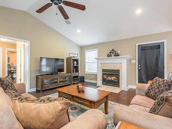 5th image of 4821 Basenger Dr