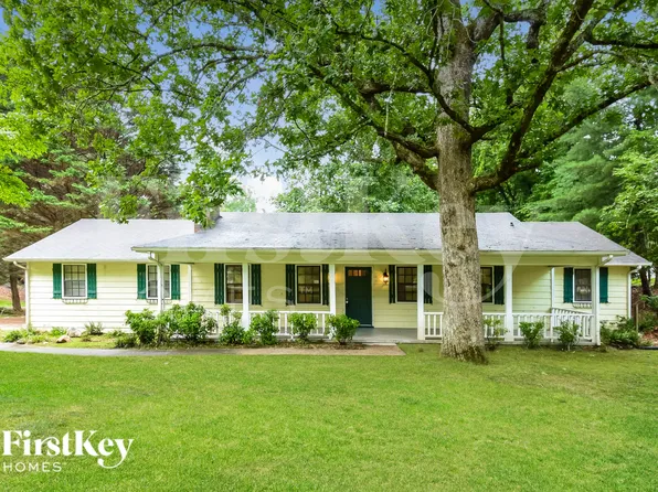 3704 Newport Dr, Gainesville, GA 30506
