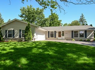 13420 W Forest Knoll Dr, New Berlin, WI 53151