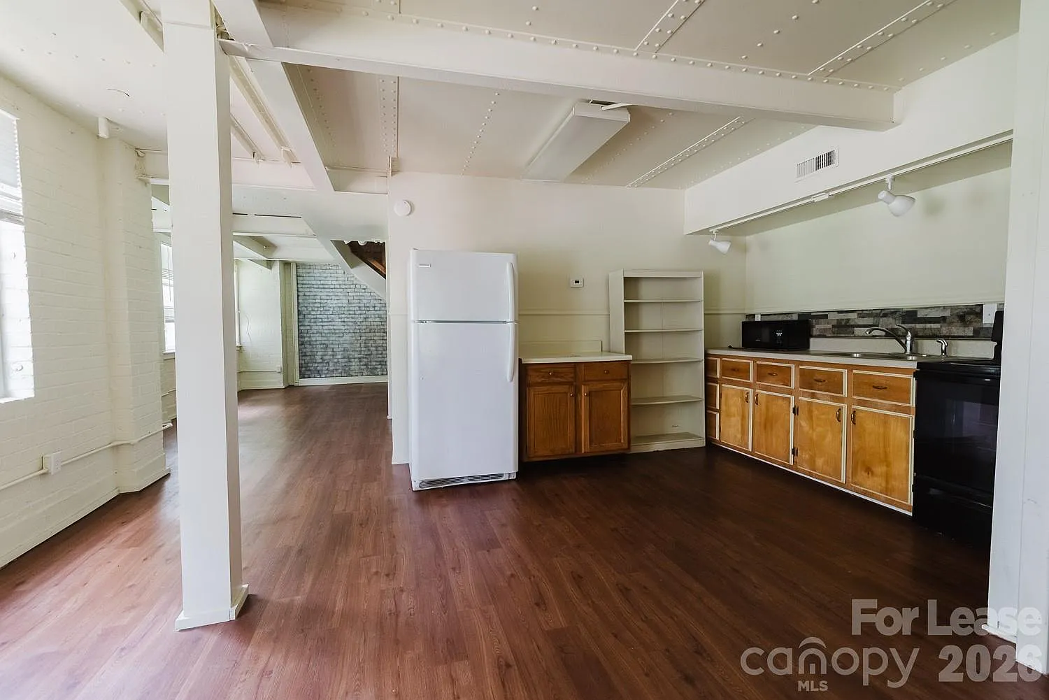 2 bed, 1.0 bath, 700 sqft, $1,375 — Photo 3