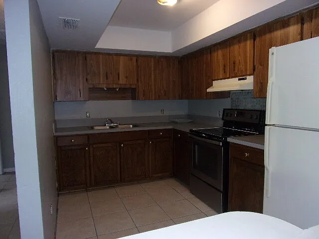 3025 Saint Paul Dr — Photo 6