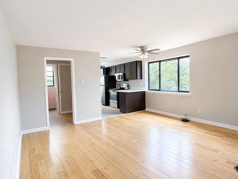 Studio (Hardwood)