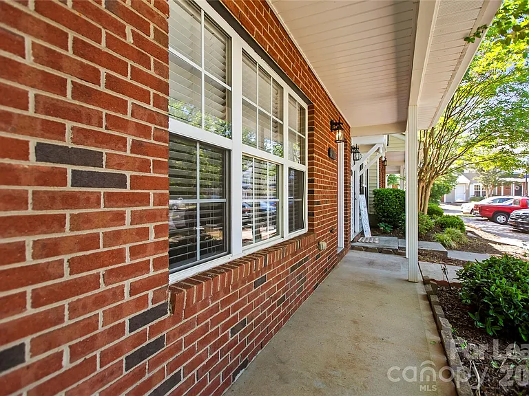 148 Mangum Cir — Photo 4