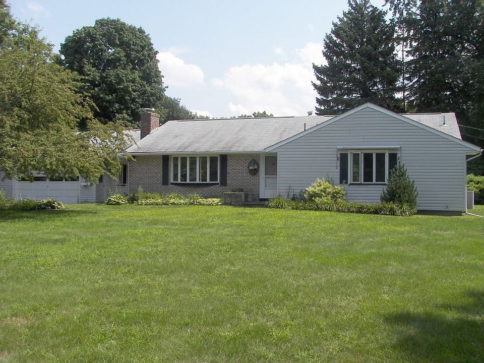 1st image of 5 Wayside Cir