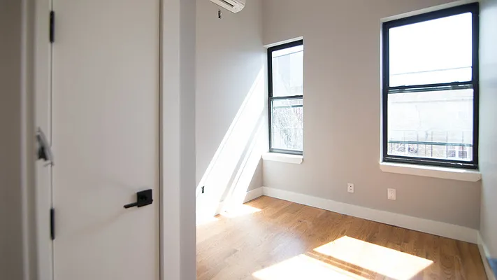 Rented by Nooklyn NYC LLC | media 23