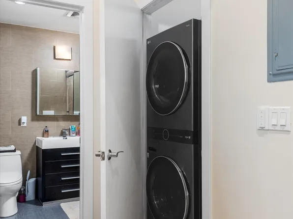 727 Dean Street image 9 of 14