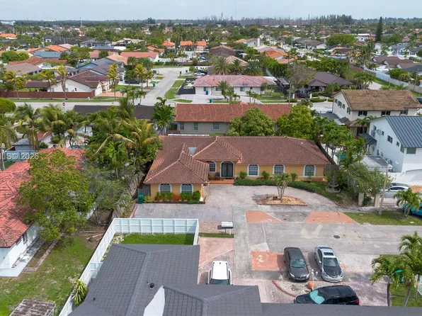 13911 SW 18th Ter, Miami, FL 33175