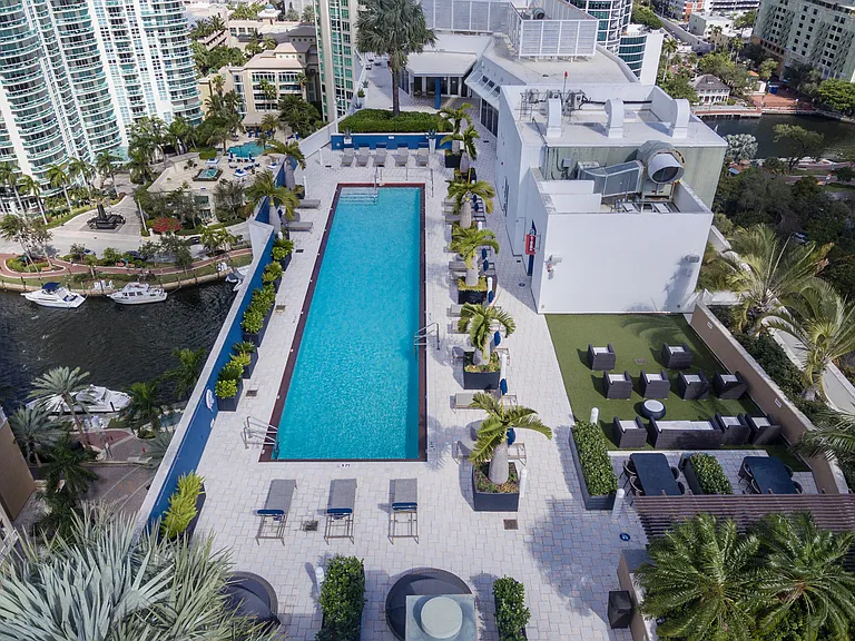 High Rise luxury rental apartments overlooking the New River in Fort Lauderdale, Florida near Las Olas Blvd.