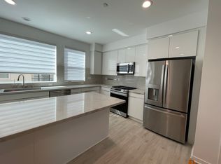 303 Ford Rd, Costa Mesa, CA 92627