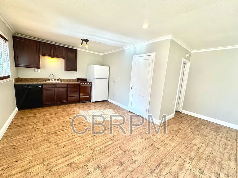 2702 23rd St #B — Photo 2