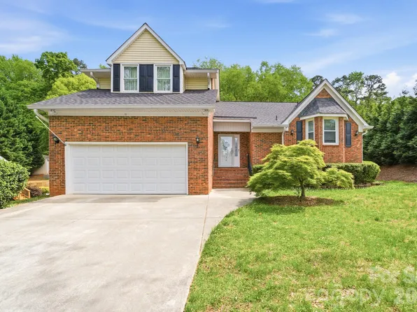 810 Balsam Trl, Charlotte, NC 28214