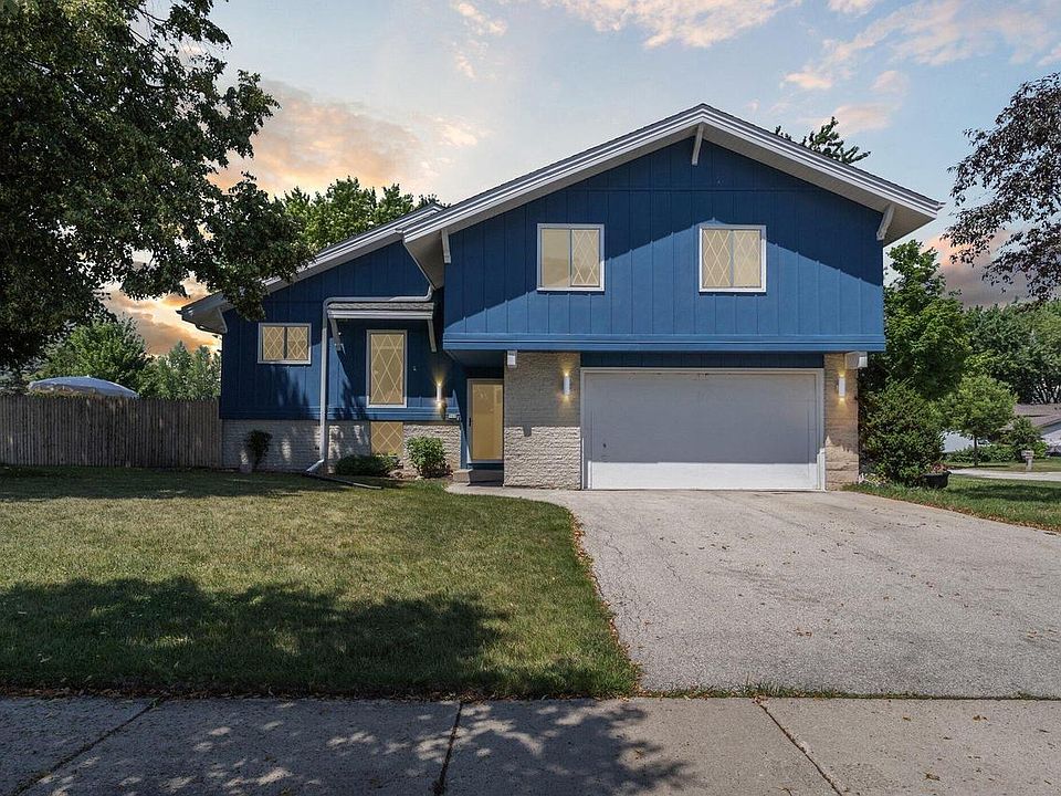 1st image of 560 East Golden LANE