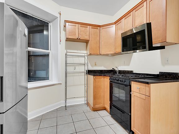3rd image of 462 Amsterdam Ave APT 2N