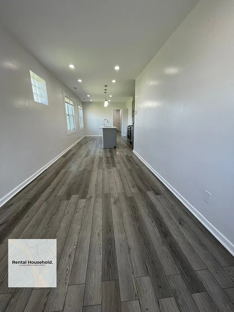 8762 Epworth — Photo 2