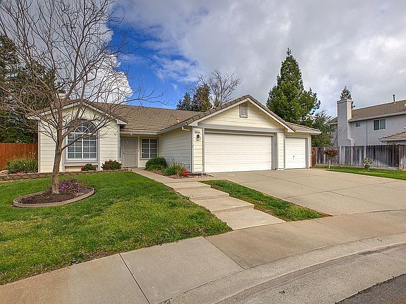 2nd image of 911 Courtenay Ct