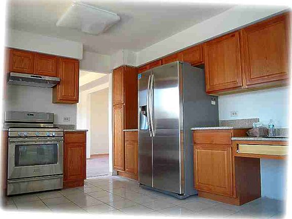 2nd image of 4911 Lake Ct