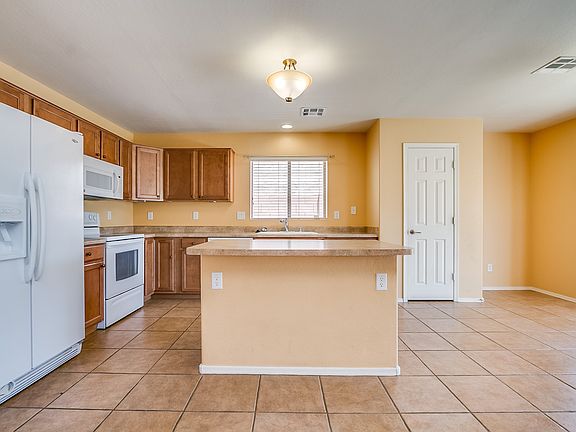5th image of 23199 W Mohave St