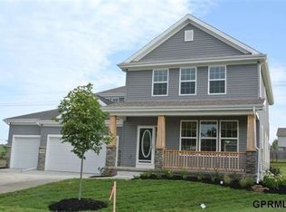 18702 Emiline Cir, Omaha, NE 68136