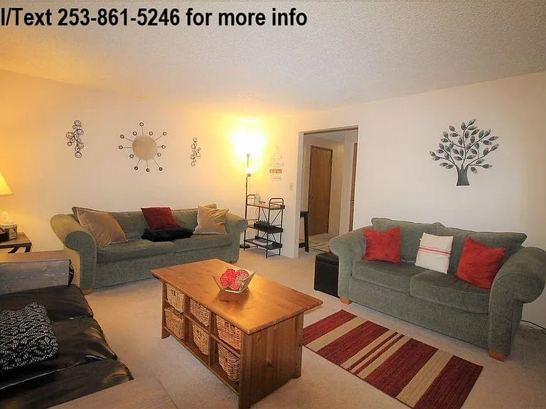 335 NW Larry St — Photo 5