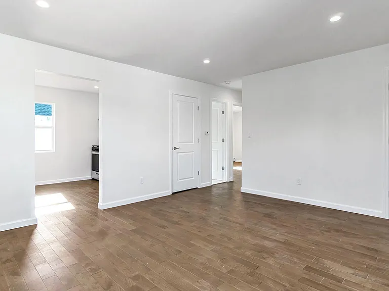 34 N Maryland Ave #36 — Photo 18