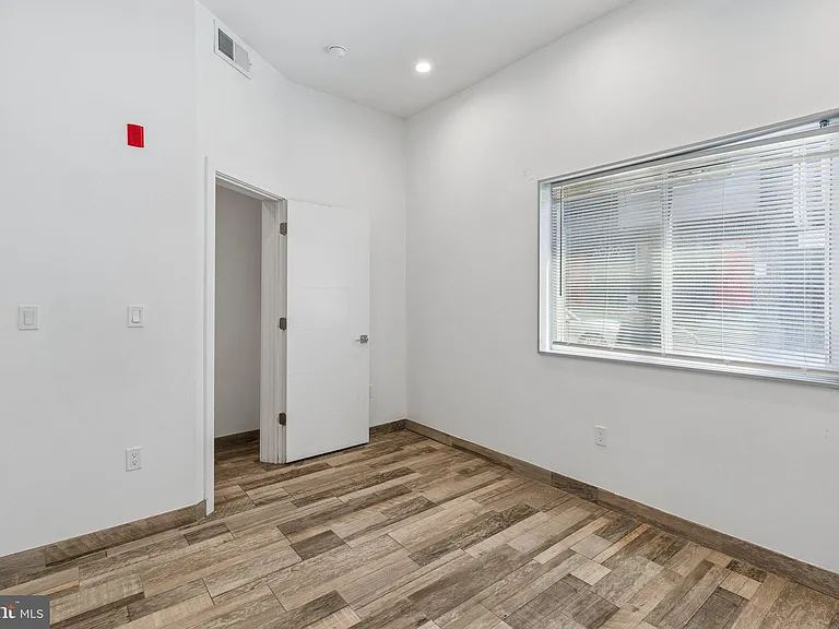 2028 E Fletcher St #1 — Photo 16